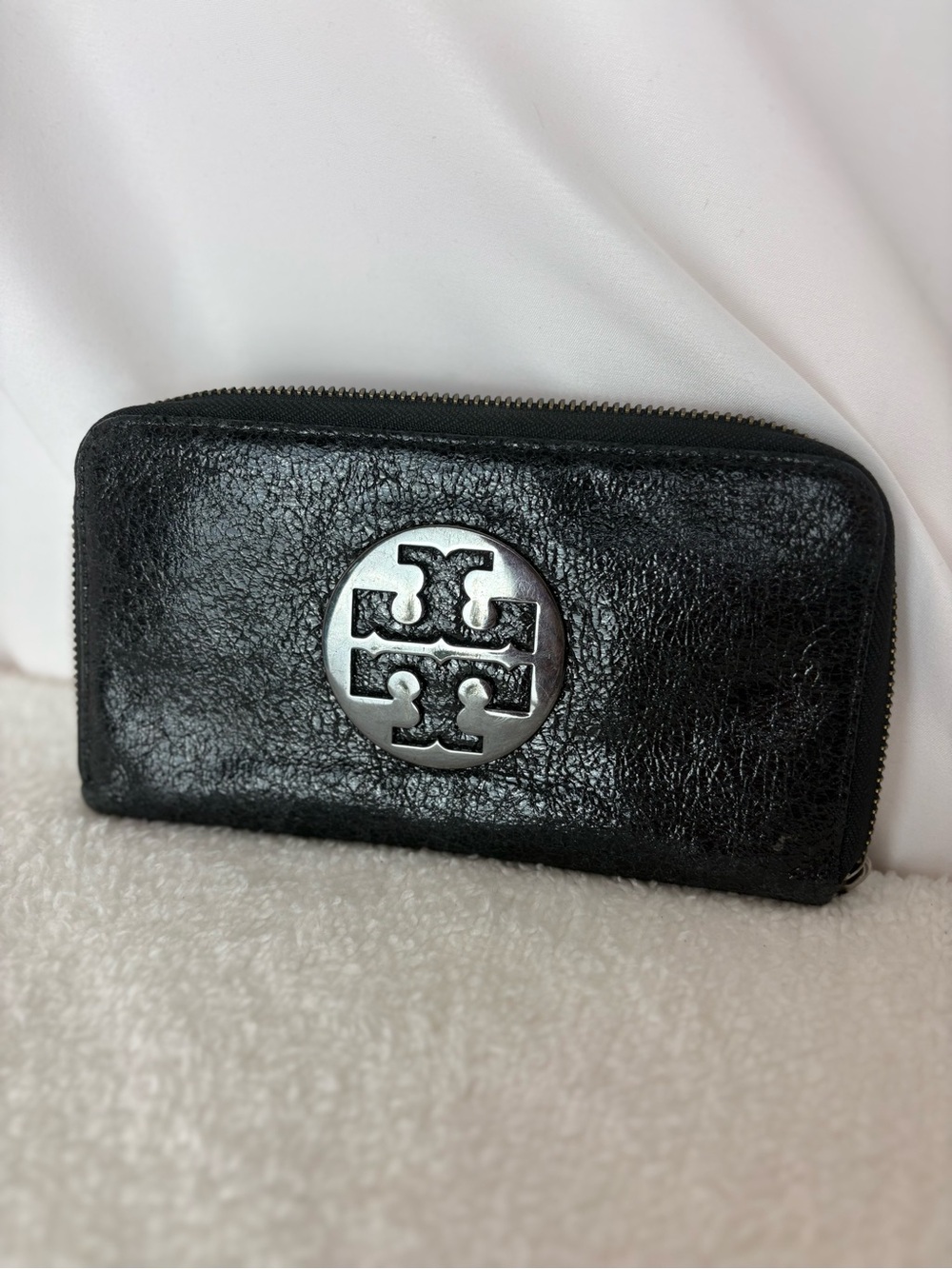 Tory Burch Black Leather Zip Wallet with Silver Logo Medallion